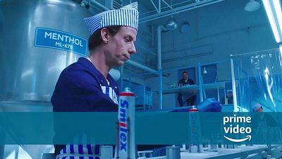 bild aus der news Neu auf Amazon Prime Video: Johnny Depp in seiner schrägsten Rolle - dieser Film des "Wednesday"-Machers ist wie ein abgedrehter Drogentrip