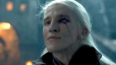 Aemonds Auge hinter der Augenklappe in "House Of The Dragon" Folge 10: Darum funkelt es blau!