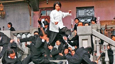 bild aus der news 25 Jahre nachdem er uns einen der irrsten Martial-Arts-Filme überhaupt bescherte: "Kung Fu Hustle"-Regisseur dreht neuen Actionfilm