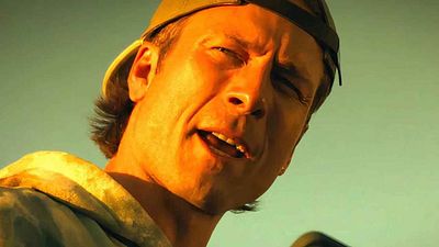 bild aus der news Nicht wiederzuerkennen: So anders sieht "Top Gun: Maverick"-Star Glen Powell im ersten Teaser zu"Chad Powers" aus