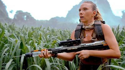 bild aus der news Verwandelt sich Scarlett Johansson in "Jurassic World 4" in einen Dinosaurier? Deswegen stellen sich viele Menschen diese kuriose Frage