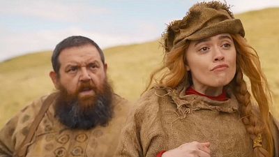 bild aus der news "Game Of Thrones"-, "Bridgerton"- & "Sex Education"-Stars im Mittelalter: Trailer zur Historien-Farce "Seize Them!"
