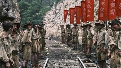 bild aus der news Bestseller-Verfilmung heute neu im Streaming-Abo: Eine gefeierte Kriegsserie vom Macher eines DER Action-Thriller-Highlights des Jahres