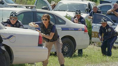 bild aus der news Offiziell bestätigt: Gangster-Serie vom "Yellowstone"-Macher erhält 3. Staffel – einer der größten Action-Stars aller Zeiten ist wieder dabei!