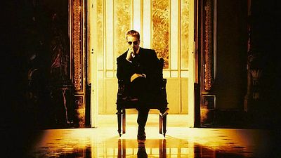 bild aus der news "Es war ziemlich beängstigend": Als Christopher Nolan diese Hollywood-Ikone traf, flatterten dem "Oppenheimer"-Macher mächtig die Nerven