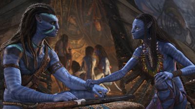 "Avatar 2": Darum haben ein Bösewicht und Neytiri neue Stimmen – die Sprecherin der Na'vi-Kriegerin sollten FILMSTARTS-Fans kennen