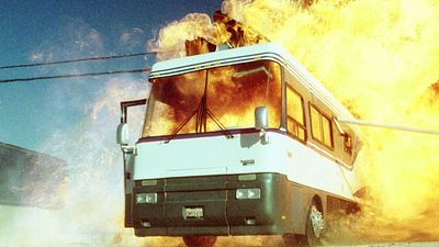 bild aus der news "Pflichtprogramm für Fans von irrer Action": Viel zu unbekannter 90er-Kult mit "John Wick"-Star feiert Heimkino-Comeback