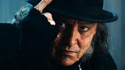 bild aus der news Johnny Depp ist kaum wiederzuerkennen: "Ebenezer" bringt DEN Weihnachtsklassiker zurück – jetzt gibt es einen neuen Trailer
