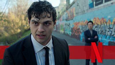 bild aus der news "Black Adam"-Star Noah Centineo wird für den "Bourne"-Regisseur zum CIA-Agenten: Trailer zur Action-Thriller-Serie "The Recruit" auf Netflix