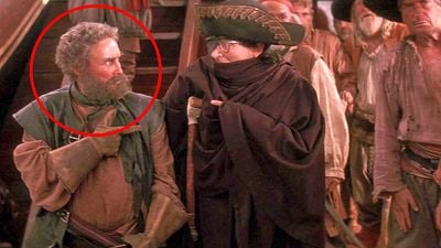 bild aus der news Er ist nur für 47 Sekunden im Bild zu sehen: Kaum jemand hat diesen Superstar in "Hook" erkannt!