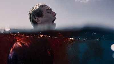 bild aus der news Hai-Horror und der letzte Film von Julian Sands: Deutscher Trailer zu "Escape From The Deep – Bis zum letzten Atemzug"