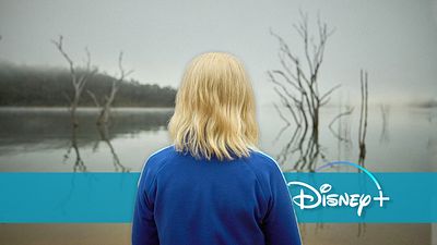 bild aus der news Mit Stars aus "Herr der Ringe" & "Memento": Atmosphärischer Trailer zur Psycho-Thriller-Miniserie "The Clearing" auf Disney+