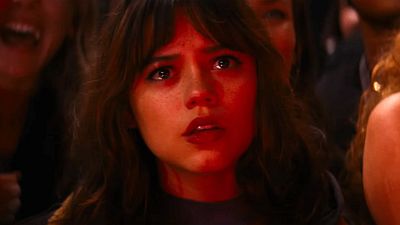 bild aus der news Im neuen Trailer zum heiß erwarteten Psycho-Horror "Hurry Up Tomorrow" terrorisiert Jenna Ortega einen Musik-Superstar