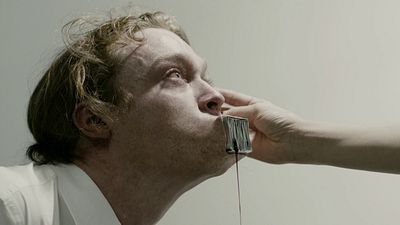 bild aus der news Heute ohne Werbung im TV: In diesem Sci-Fi-Horror nimmt der Promiwahn eklige Formen an