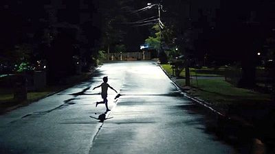 bild aus der news Gleich zwei neue Hits liefern sich ein spannendes Rennen an den Kinokassen: Horror-Meisterwerk Vs. Kult-Komödie!