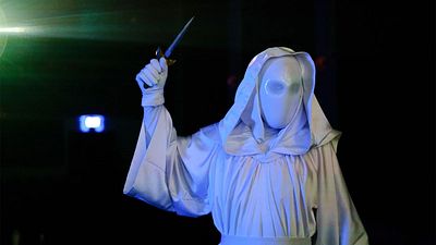 bild aus der news Neu auf Amazon Prime Video: Eine vorweihnachtliche Slasher-Komödie irgendwo zwischen "Scream" und "Ist das Leben nicht schön?"