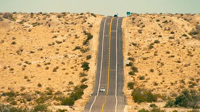 bild aus der news Neu im Heimkino: In diesem Meisterwerk erwartet euch eine der besten Verfolgungsjagden aller Zeiten – und noch so viel mehr!
