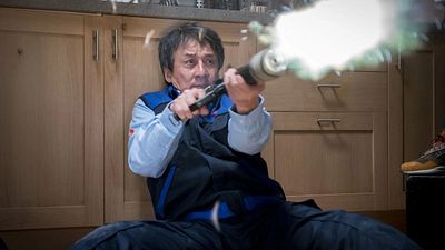 bild aus der news Heute im TV: In diesem Action-Thriller nimmt es Jackie Chan mit Terroristen auf – und erinnert dabei an Rambo!