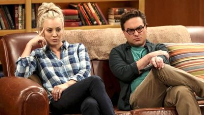 "Ich bin nicht nur ein Stück Fleisch": Johnny Galecki wies Kaley Cuocos Annäherungsversuche hinter den Kulissen von "The Big Bang Theory" zurück