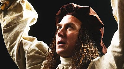 bild aus der news Lars Eidinger malt einen der berühmtesten Deutschen der Historie: Trailer zum Kammerspiel "Leibniz"