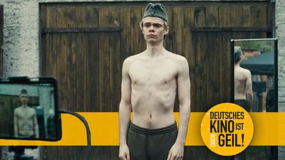 bild aus der news Kinotipp der Woche: In dieser grandios-witzigen Satire rollen wieder Panzer durch ein kleines deutsches Dorf!