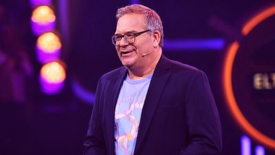 bild aus der news "Sonst fliegt ihr raus": Elton wütet in seiner RTL-Show gegen TV-Publikum