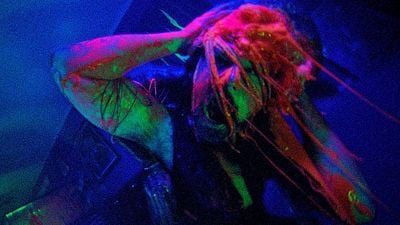 bild aus der news Aliens, Blut und jede Menge Neonfarben: Irres Splatter-Spektakel zwischen "Evil Dead" und "Crank" kommt Jahre nach Kinostart ins Heimkino