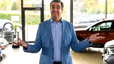 bild aus der news Heute zum ersten Mal im TV: Perfekte Fernsehunterhaltung für "LOL"-Fans – Bastian Pastewka kann nicht aufhören zu lügen!