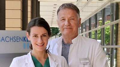 bild aus der news Im Jahr 2025 wurden bereits 47.907 Minuten auf diese Weise ausgestrahlt: Jetzt schreibt der ARD-Sender MDR auch noch mit der Kult-Serie "In aller Freundschaft" TV-Geschichte