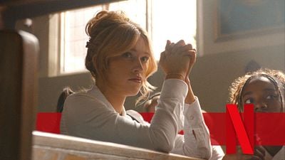 bild aus der news "Ist meine Freundin vom Teufel besessen?" Im Trailer zur Netflix-Horror-Serie "The Body" versetzen Highschool-Schülerinnen eine Stadt in Aufruhr
