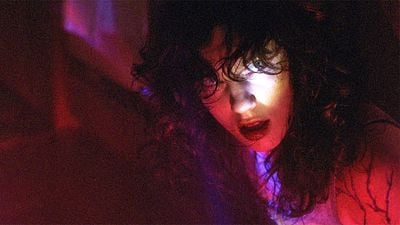 bild aus der news Eingesperrt mit einer mysteriösen Wunde: Im deutschen Trailer zum Horror-Schocker "Hellcat" ist nichts so, wie es scheint