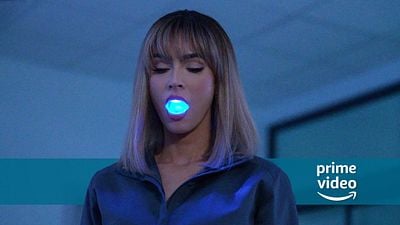 bild aus der news Sci-Fi-Thriller fliegt schon bald aus dem Prime-Video-Abo: Hier verführt Megan Fox als Killer-Cyborg einen Familienvater