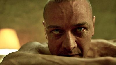 bild aus der news Heute im TV: In diesem verstörenden Mystery-Thriller spielt ein Marvel-Star 24 (!) verschiedene Rollen