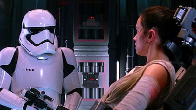 bild aus der news Diese 007-Ikone hatte einen geheimen Auftritt in "Star Wars" – ihr habt ihn garantiert nicht bemerkt!