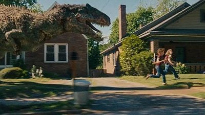 bild aus der news In 4 Tagen startet der Dino-Blockbuster des Sommers: Hier ist der Trailer zu "The End Of Oak Street" mit Anne Hathaway