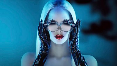 bild aus der news Der erste Trailer zur 12. Staffel "American Horror Story" ist da – so habt ihr Kim Kardashian & Cara Delevinge noch nie gesehen