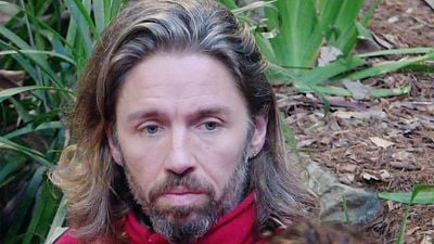 bild aus der news “Wirkt nicht überzeugend”: Dschungelcamp-Fans kaufen Gil Ofarims Entschuldigung an den Hotelmitarbeiter nicht ab