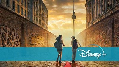bild aus der news Lars Eidinger wird zum Berliner Vampir: Erster Trailer zur Sci-Fi-Horror-Serie "City Of Blood" - schon bald bei Disney+