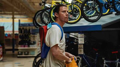 bild aus der news Channing Tatum versteckt sich als Serienräuber in einem Spielzeugladen: Erster Trailer zum True-Crime-Thriller "Roofman"