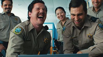 bild aus der news 2000er-Superstar mit Regiedebüt à la "Fargo" & "Burn After Reading": Trailer zur Thriller-Komödie "Untitled Home Invasion Romance"