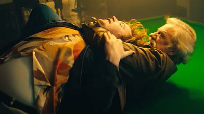 bild aus der news Christoph Waltz wird für "The Expendables"-Regisseur zum Auftragskiller: Der erste Trailer zu "Old Guy" ist da!