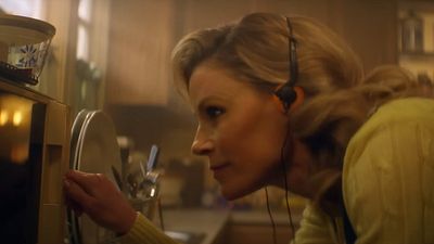 bild aus der news "Modern Family"-Star kämpft mit Dämonen aus der Mikrowelle: Trailer zur Horror-Serie "Hysteria!"