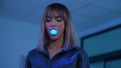 bild aus der news Megan Fox verführt als Killer-Cyborg einen Familienvater: Der erste erster Trailer zum Sci-Fi-Thriller "Subservience" ist da!