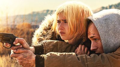 bild aus der news "Carry-On"-Star Taron Egerton kämpft um seine Tochter: Trailer zum harten Crime-Thriller "She Rides Shotgun"