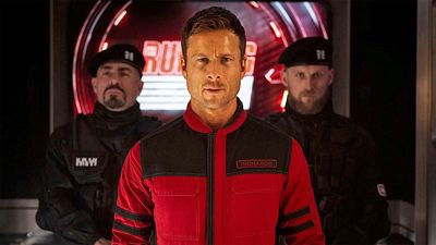 bild aus der news 12 (!) Stunden Dauer-Sprinten: "The Running Man"-Star Glen Powell über harte Action-Drehs und Arnold Schwarzeneggers Segen