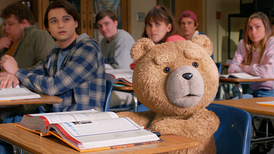 bild aus der news Die 2. Staffel der "Ted"-Serie startet bald - jetzt gibt's erste Bilder mit dem Problembär im Ritterkostüm