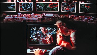 bild aus der news Für diesen 80er-Sci-Fi-Klassiker wurde eines der teuersten Sets der Filmgeschichte gebaut – jetzt kehrt er endlich ins Heimkino zurück!