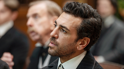 bild aus der news "Fack Ju Göhte"-Superstar Elyas M'Barek in einem britischen Drama: Deutscher Trailer zu "Virginia Woolf's Night & Day"
