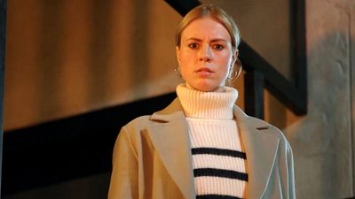 bild aus der news GZSZ-Vorschau heute: Zoe bedroht Laura auf offener Straße