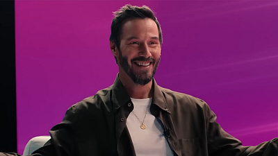 bild aus der news Handlung von heißerwarteter Keanu-Reeves-Komödie enthüllt: Adam Sandler bringt ein Passagierflugzeug zum Absturz!